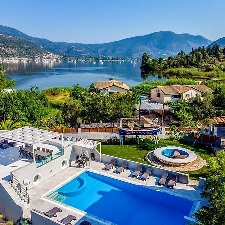 Boat Villa Yénion 외부 사진